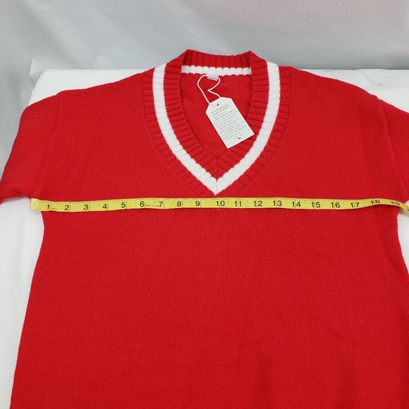 Red and White Vneck Sweater Women's Size Small NWT - Picture 5 of 5